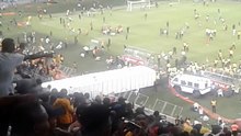 KAIZER CHIEFS FANS INVADING MOSES MABHIDA STADIUM