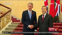 China y Reino Unido firman varios acuerdos financieros en Londres