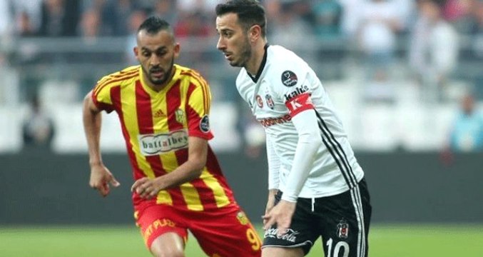 Beşiktaş Taraftarı Kaptan Oğuzhan Özyakup'u Oyundan Çıkarken Islıkla Protesto Etti