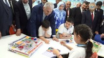 Başbakan Binali Yıldırım, Bahar Yıldırım İlkolkulu ve Hava Yıldırım Anaokulu'nu ziyaret etti