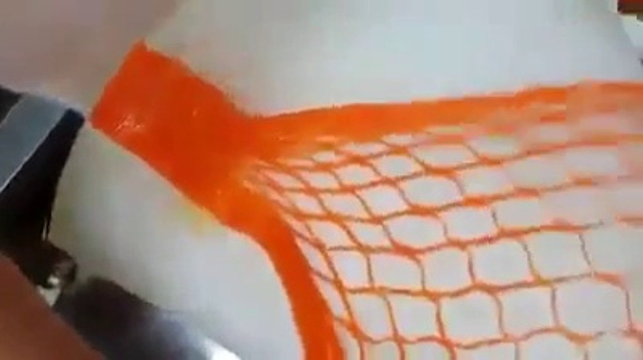 Ce qu'il va faire avec une carotte est incroyable