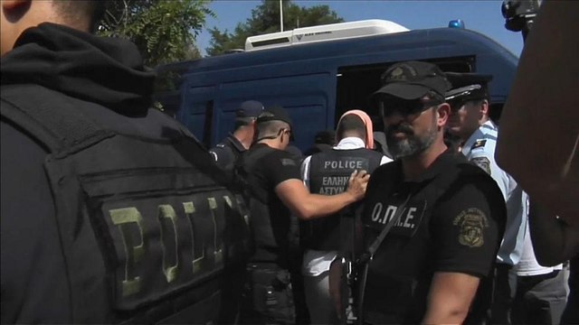 По принципу всех на всех