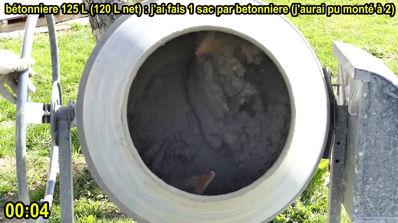 dalle en béton armé au béton tout prêt à l'emploi attention au soleil fissure maisonnette poulailler