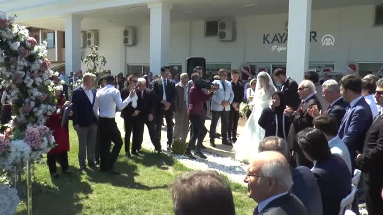 Ekonomi Bakanı Zeybekci Nikah Şahidi Oldu