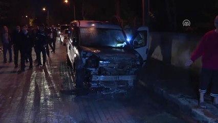 Yanan Çöpler Park Halindeki Otomobili Yaktı - İstanbul