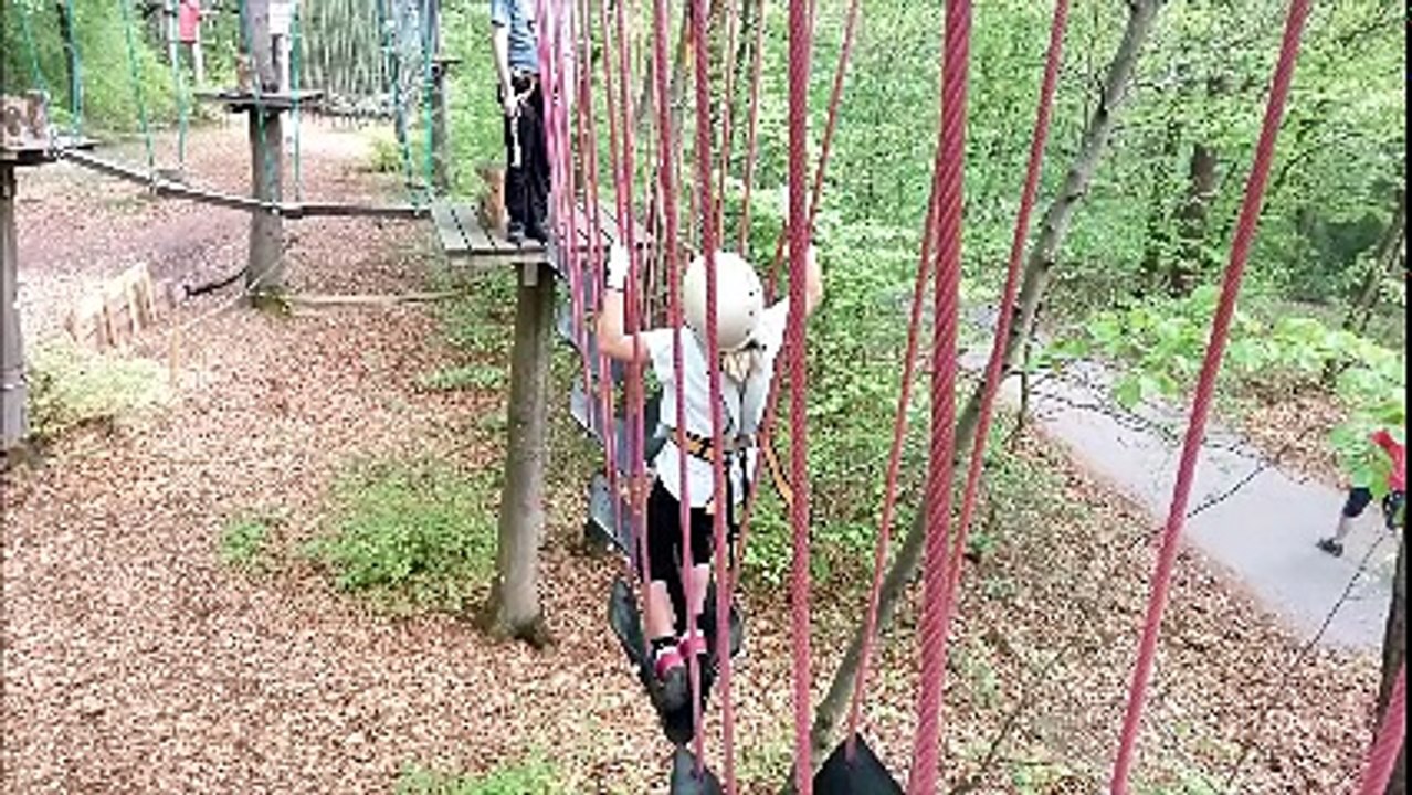 Lenchen beim ersten mal im Hochseilgarten Herrenberg 22.04.20108