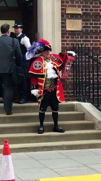 C'EST UN GARCON ! Kate Middleton a accouché à 11h01 - La maman et le bébé se portent bien annonce le palais