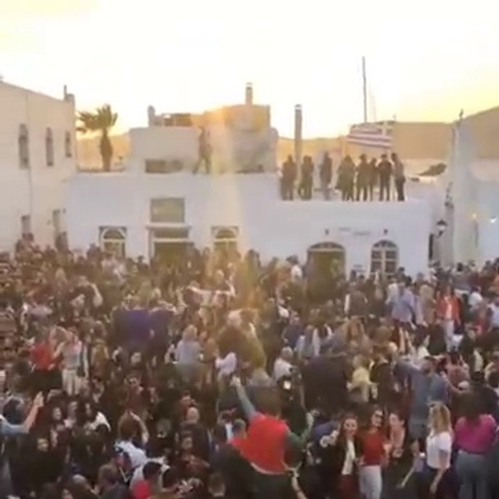 Mi gna in Greece