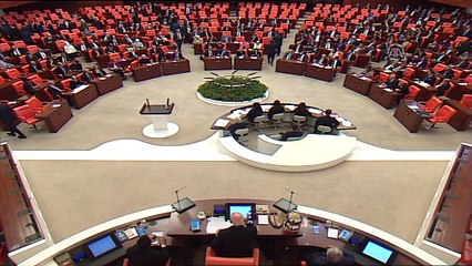 İlknur İnceöz ve Özgür Özel - CHP'den 15 milletvekilinin İYİ Parti'ye geçmesi - TBMM