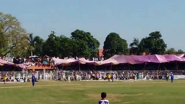 Misbah ul haq Vs Wahab Riaz in Sargodha stadium - Video Dailymotion