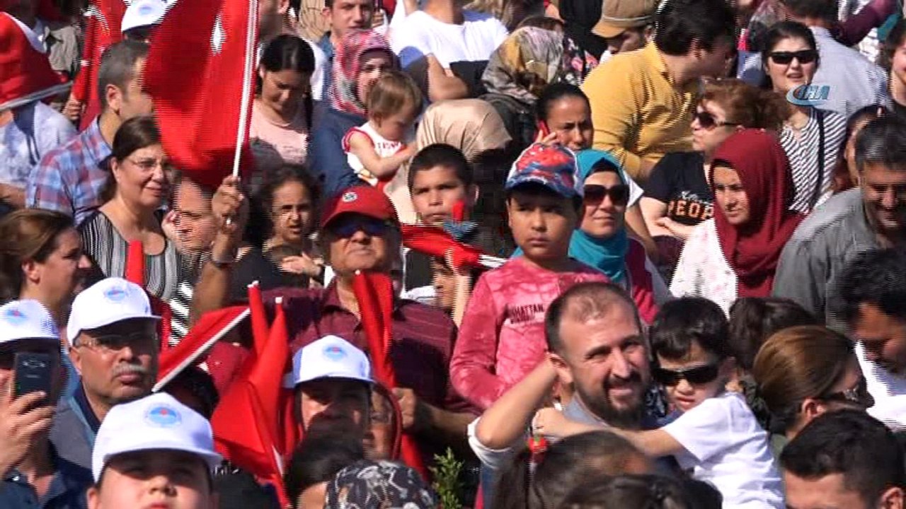 Türk Yıldızları nefes kesti