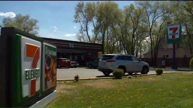 Woman Confronts Suspects After Seeing Her Stolen Laptop Posted For Sale Online