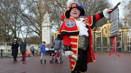 The Birth Announcement Of Royal baby No.3 By The British Town Crier