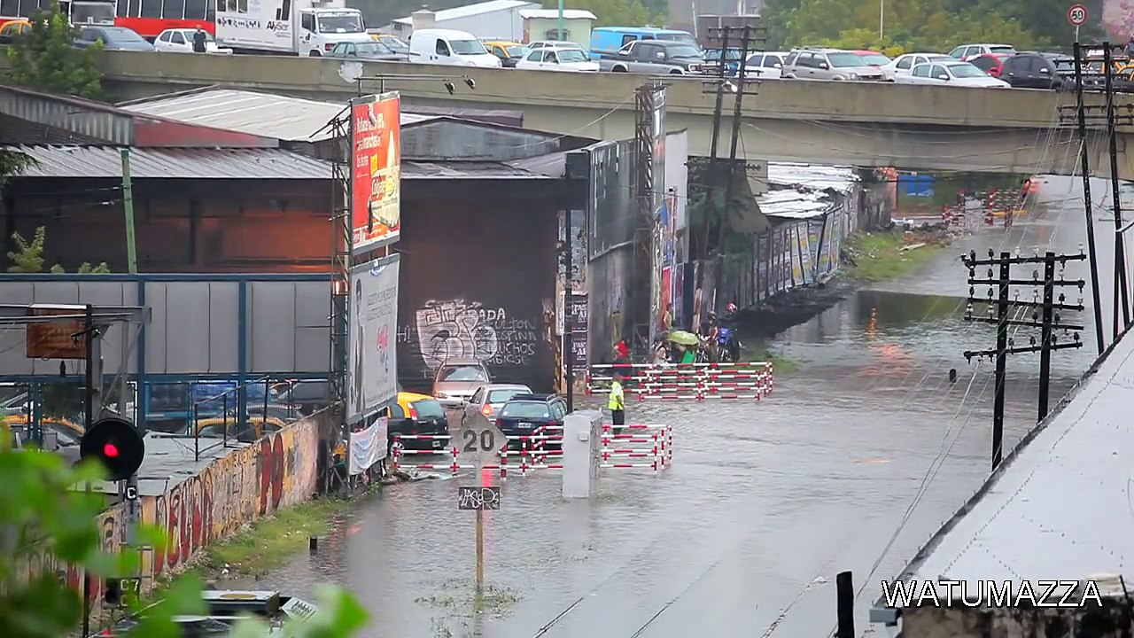 Train plows through flood water. Via Tech Aus
