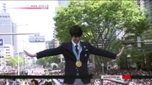 NHK Newsline 2018.04.22 - Hanyu Parade thrills fans (NHK WORLD TV)