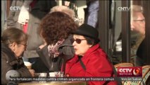 Habitantes de París vuelven a espacios públicos aunque con mayores medidas de seguridad