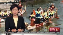 El río de Cambrige acoge una carrera de botes de dragón