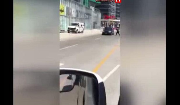 Kanada'nın Toronto kentinde kamyonet kalabalığa daldı: 10 ölü, 15 yaralı