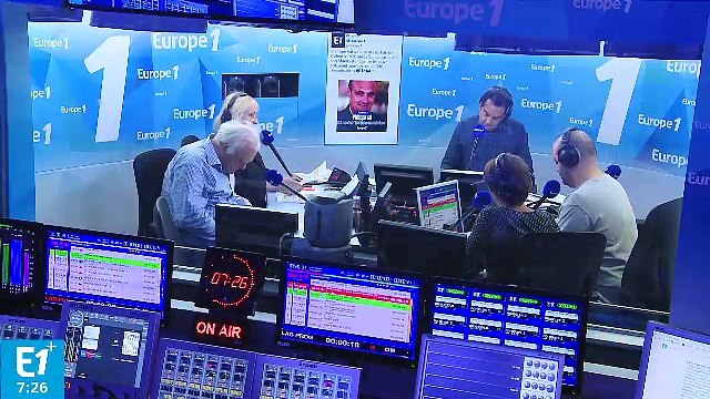 Élisabeth II : Ouhh, 'Antisocial' de Trust, tiens-moi mon sac à main, je vais danser !!!