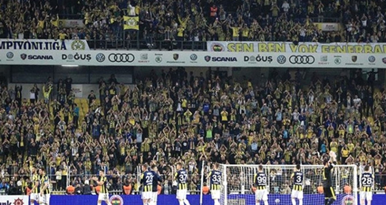 Fenerbahçeli Taraftarlardan Şenol Güneş'e: Şenol Ölmedi, Kalbimizde Yaşıyor