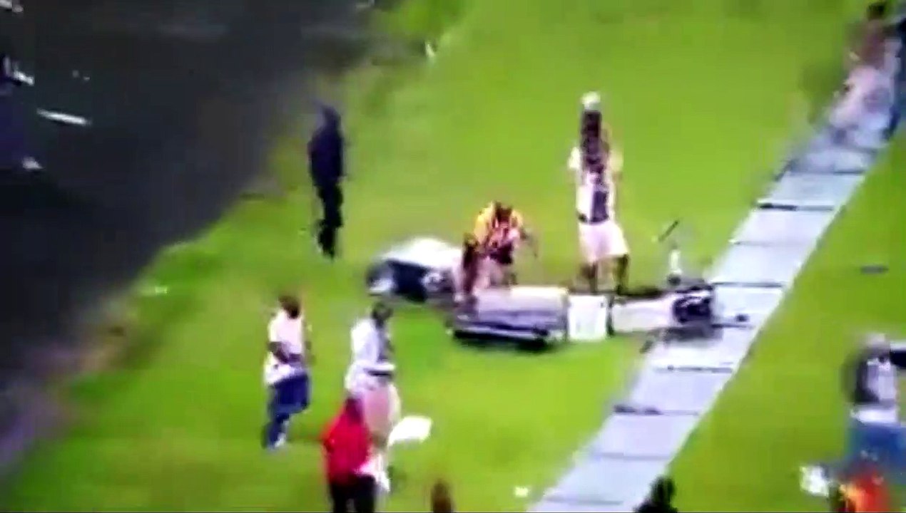 Des fans deviennent fous après la défaite de leur équipe et provoque une émeute sur le terrain