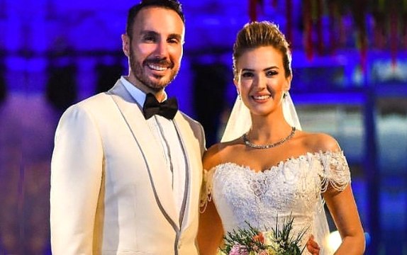 Geçtiğimiz Günlerde Evlenen Simge Fıstıkoğlu'nun Yeni Soyadı Olay Oldu
