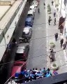 Quand des supporters de Naples croisent des supporters de la Juventus dans une rue