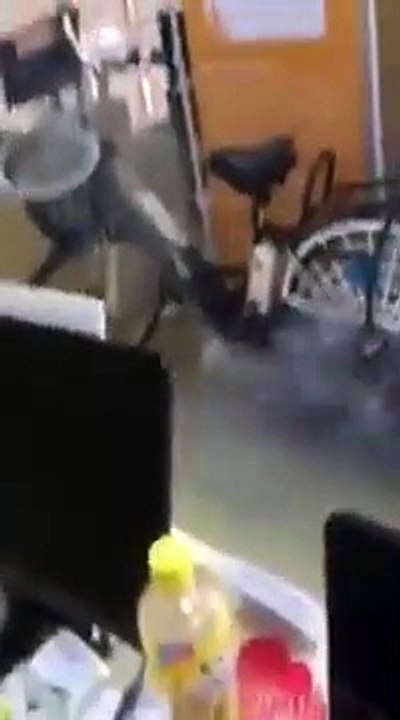 Un vélo électrique explose alors qu’il se trouve à intérieur d’un bâtiment