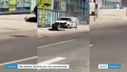 Toronto : une camionnette fonce sur la foule, au moins neuf morts