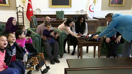 Sağlık Bakanı Demircan, tedavi için Türkiye'ye getirilen Filistinli kardeşleri kabul etti - ANKARA