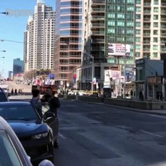 Toronto: une camionnette fonce dans la foule