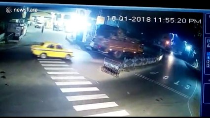 Riderless motorbike spooks Kolkata car driver at midnight