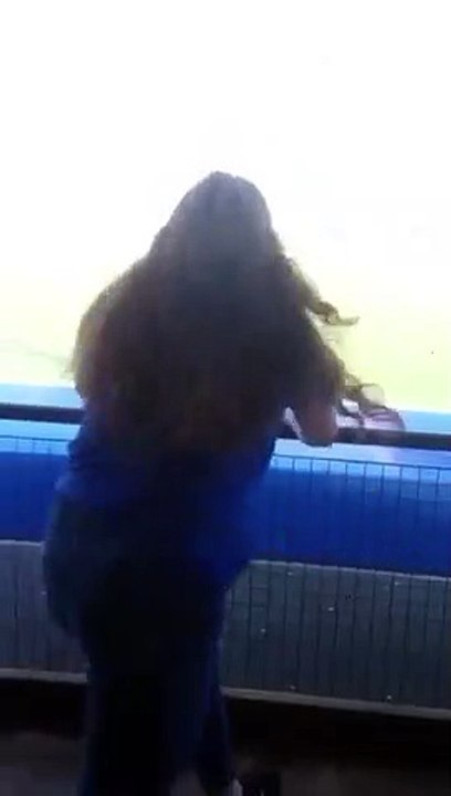 Elle se fait avoir deux fois par la vie