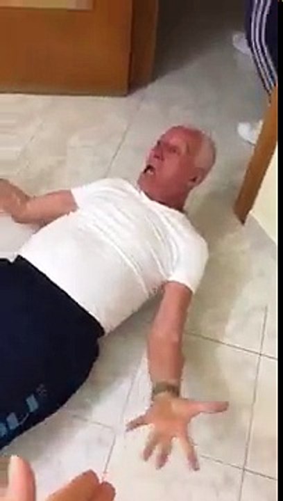 How Grandpa celebrated the last minute Koulibaly goal against Juventus / Juve vs Napoli 0:1