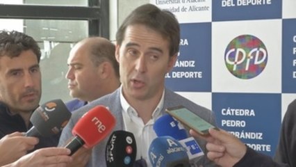 Lopetegui: "Espero que Iniesta mantenga ese nivel en el Mundial"