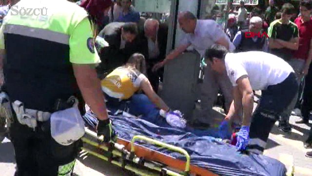 Otobüs durağında dehşet saçtı!