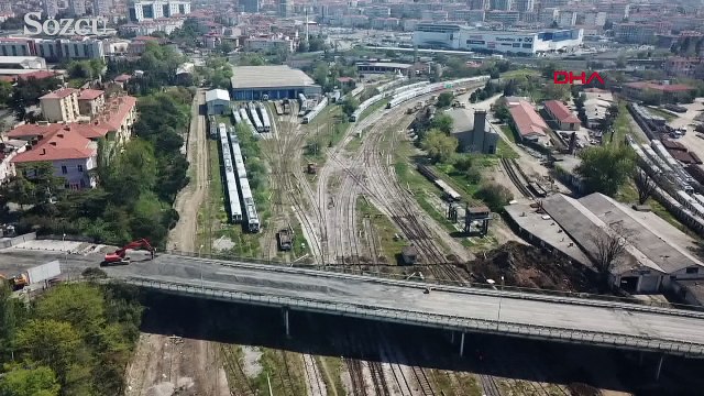 Tıbbiye Caddesi üzerindeki köprü yıkılıyor
