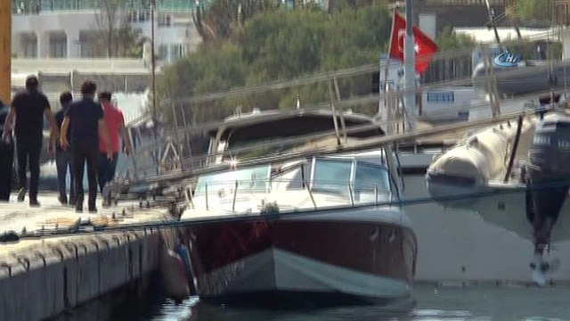 FETÖ'cüleri taşıyan kaçak teknesi kayalıklara çarptı