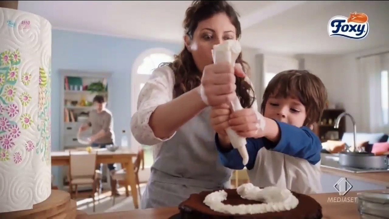 Pubblicità Foxy Asso Ultra Big carta assorbente 2018 spot