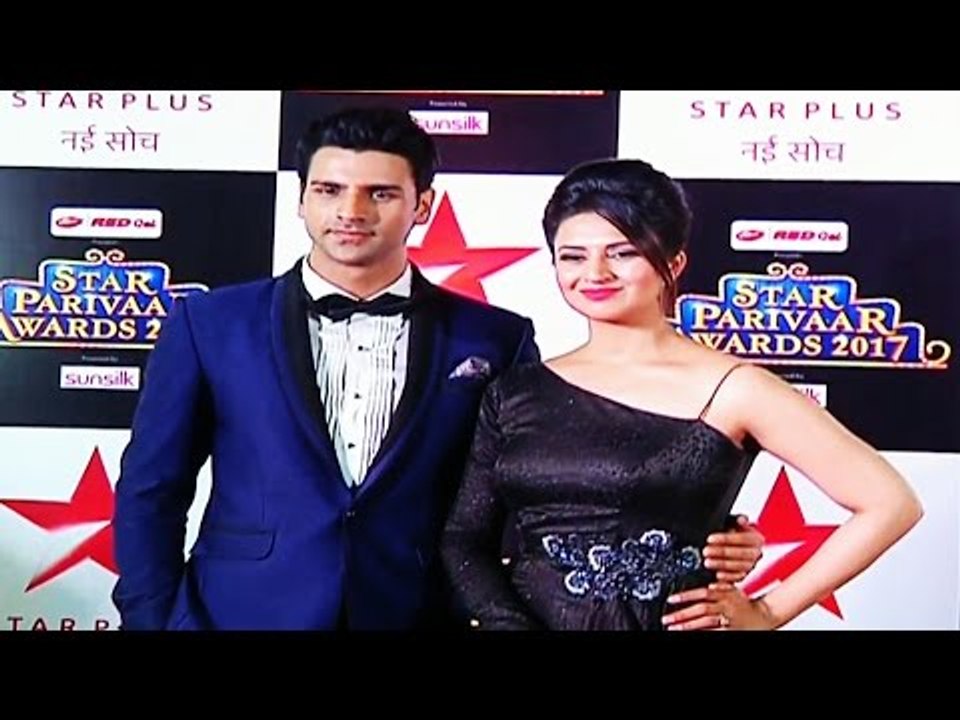 खूबसूरत Divyanka Tripathi और Vivek Dahiya पहुंचे Star Parivaar Awards 2017 पर