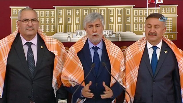 TBMM Madde Bağımlılığı Araştırma Komisyonu Başkanı ve AK Parti Mersin Milletvekili Yılmaz Tezcan: 'Selçuklu ve Osmanlı devletleri çadırlarda kurulmuş ve cihan imparatorlukları olmuştur. Osmanlı Devleti'nin öz be öz dili Türkçedir. Osmanlı'da