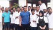 Salman Khan Maldives के Hotel Staff के साथ Pose करते हुए