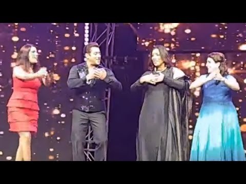 Salman khan ने Kareena के Fevicol Song पर किया Fans के साथ Dance | Dabangg Tour