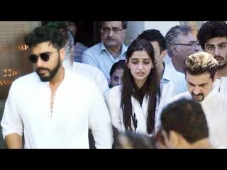 Arjun Kapoor पहुंचे Sonam Kapoor के नानी माँ की प्राथना सभा में