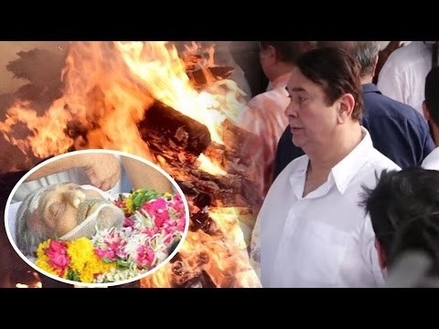 Randhir Kapoor पहुंचे Vinod Khanna जी के अंतिम संस्कार पर