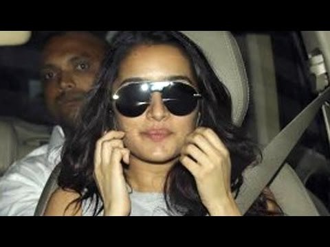 Shraddha Kapoor दिखाए दी Sunny Super Sound के बाहार