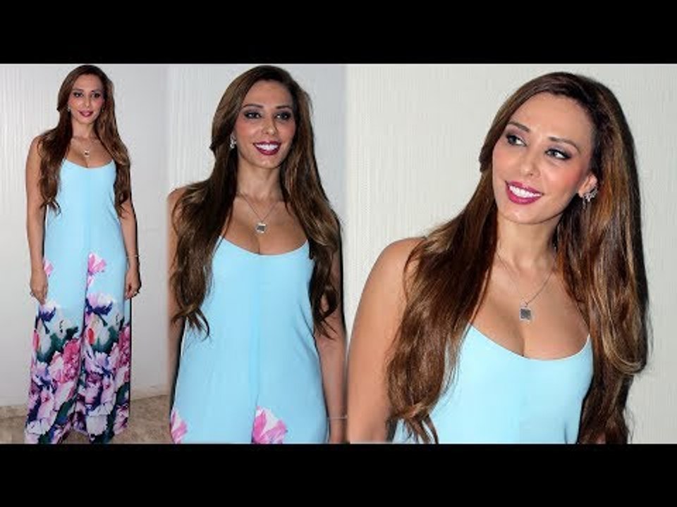 Salman Khan की  LADY LOVE Iulia Vantur पोहोची Parineeti मूवी के स्पेशल स्क्रीनिंग पर