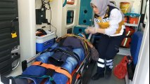 Samsun'da Trafik Kazası! Sağlık Ekipleri Yaralı Sürücüyü Zor Sakinleştirdi