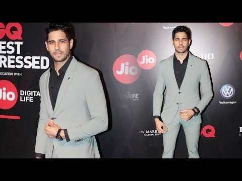 Sidharth Malhotra पहुंचे GQ Best Dressed 2017 Party पर