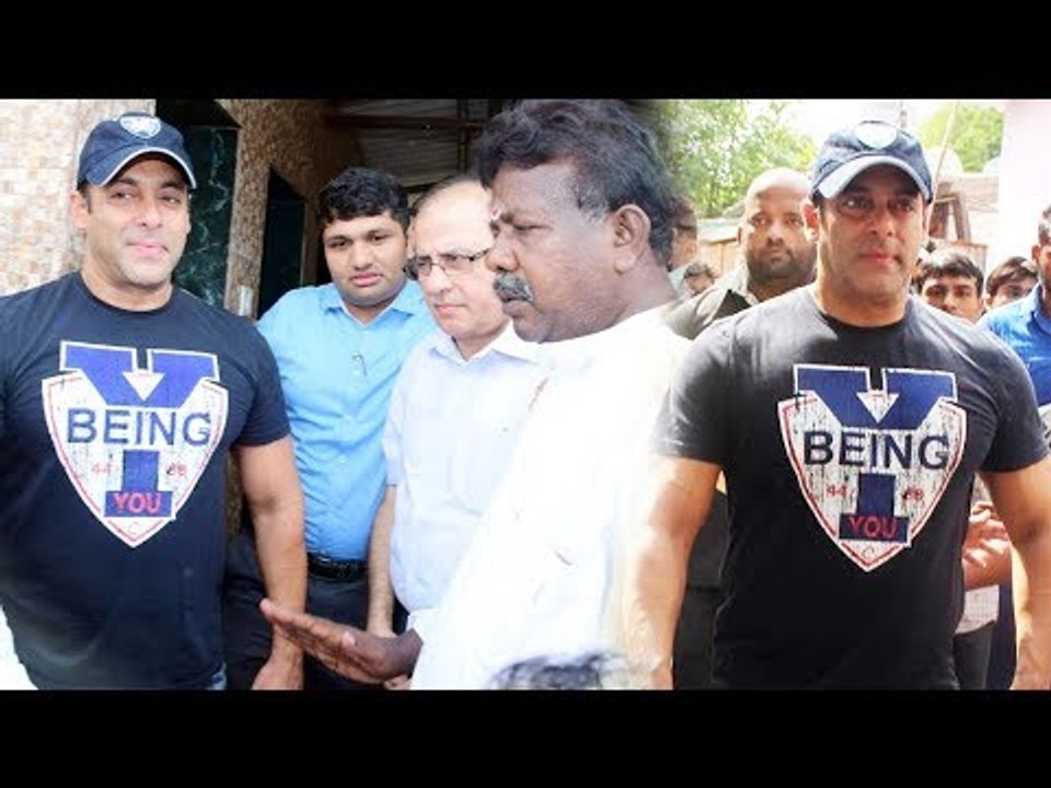 Salman Khan ने किया BMC Public Toilets का उद्घाटन Goregaon में